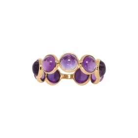 An 18k gold and amethyst ring