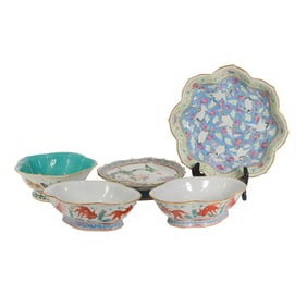 (lot of 5) Chinese famille rose foliate bowls
