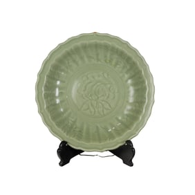 A Chinese Longquan celadon glazed charger