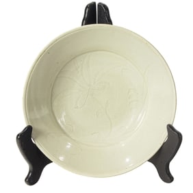 A Chinese Dingyao glazed bowl