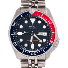 A Seiko stainless steel wristwatch