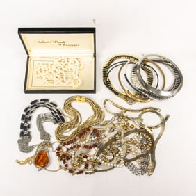 A lot of twenty costume necklaces