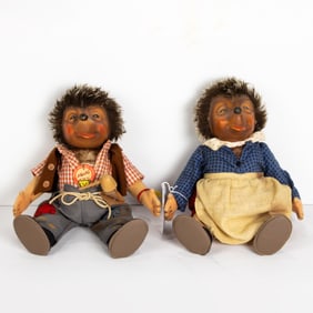 Two Steiff animals; sitting down 7"x 8"x 6"