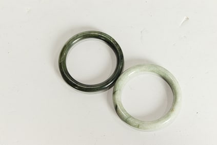 (lot of 2) Chinese jadeite bangles