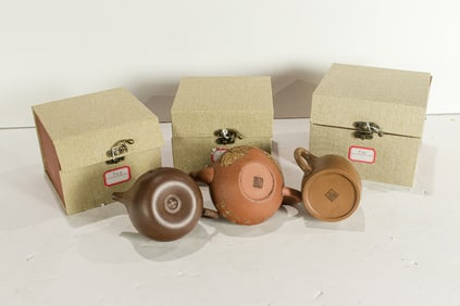 (lot of 3) Chinese Yixing zisha teapots