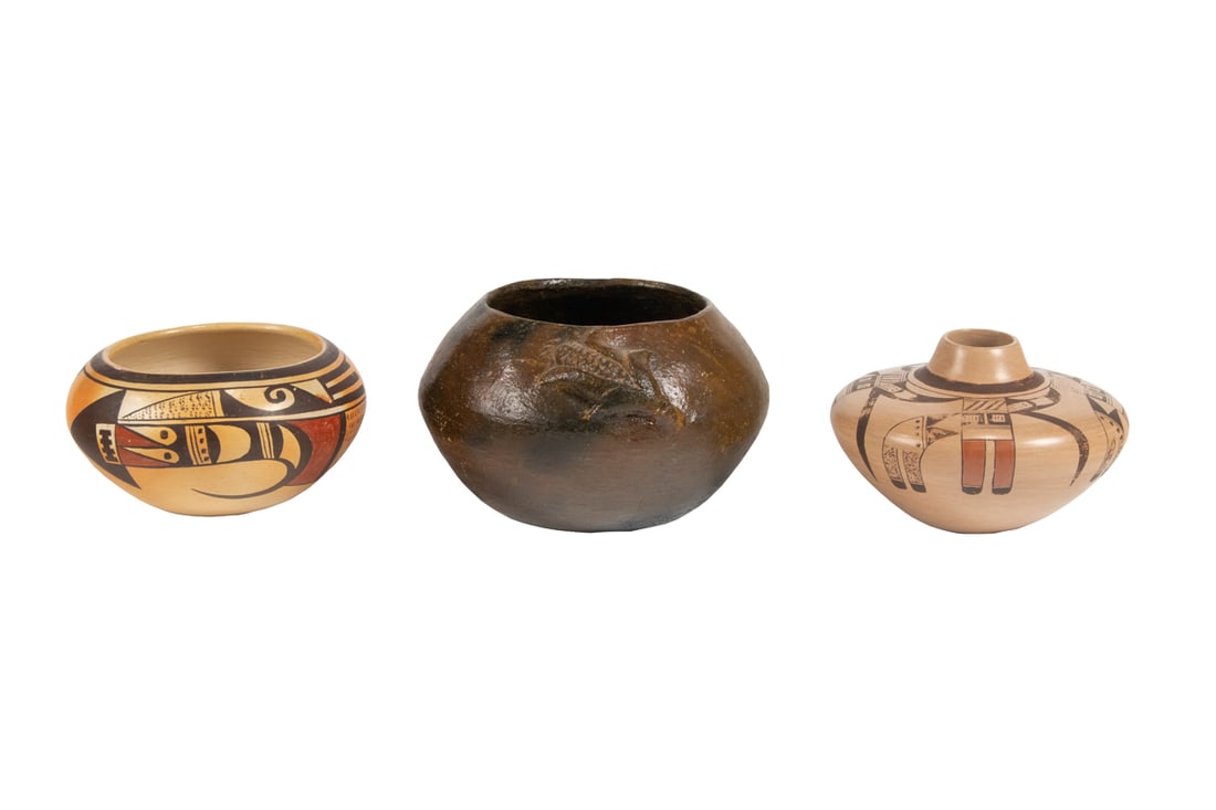 Two Hopi pots by Fannie or Melda Nampeyo and a Navajo pot (1 of 10)