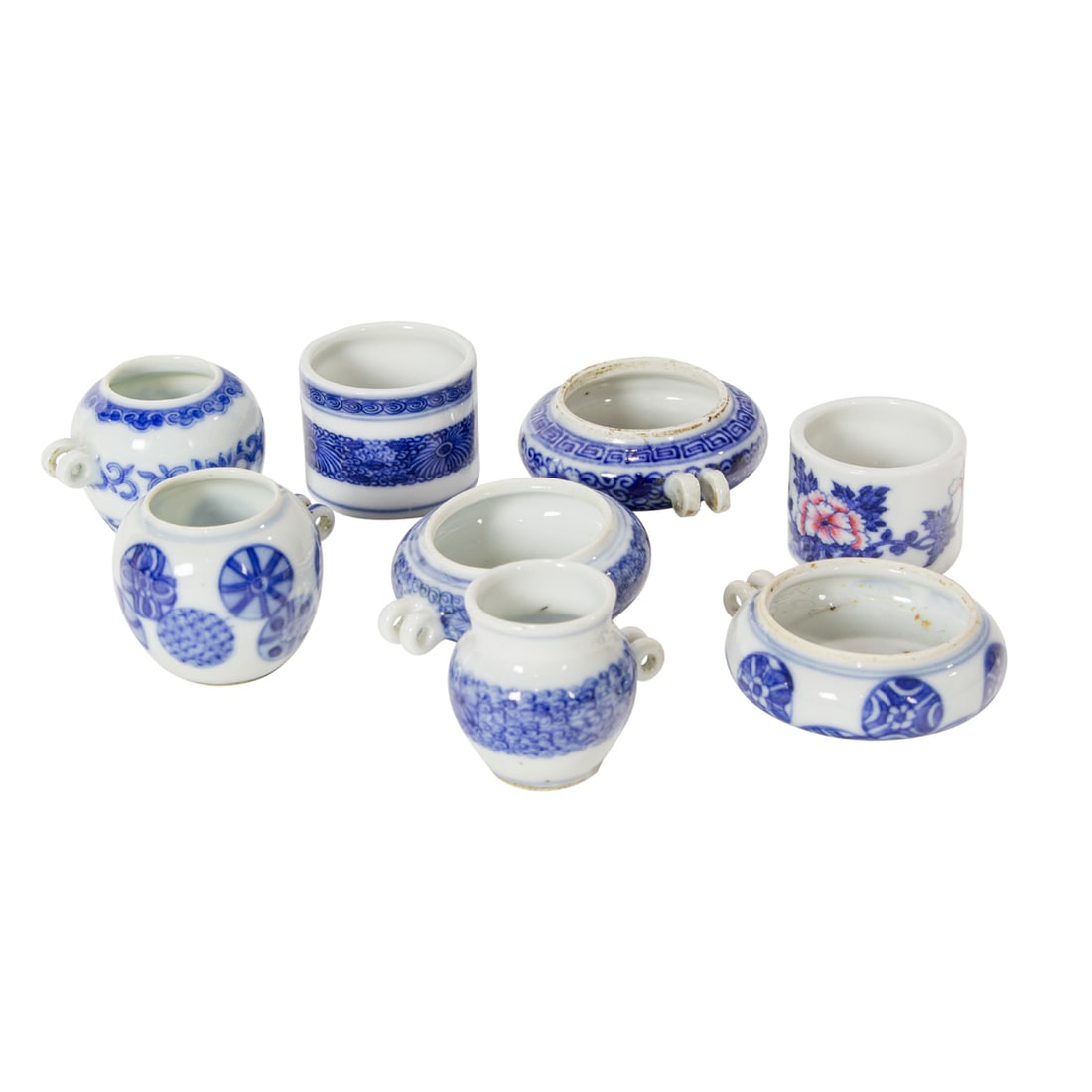 (lot of 8) Chinese blue and white porcelain bird feeders (1 of 3)