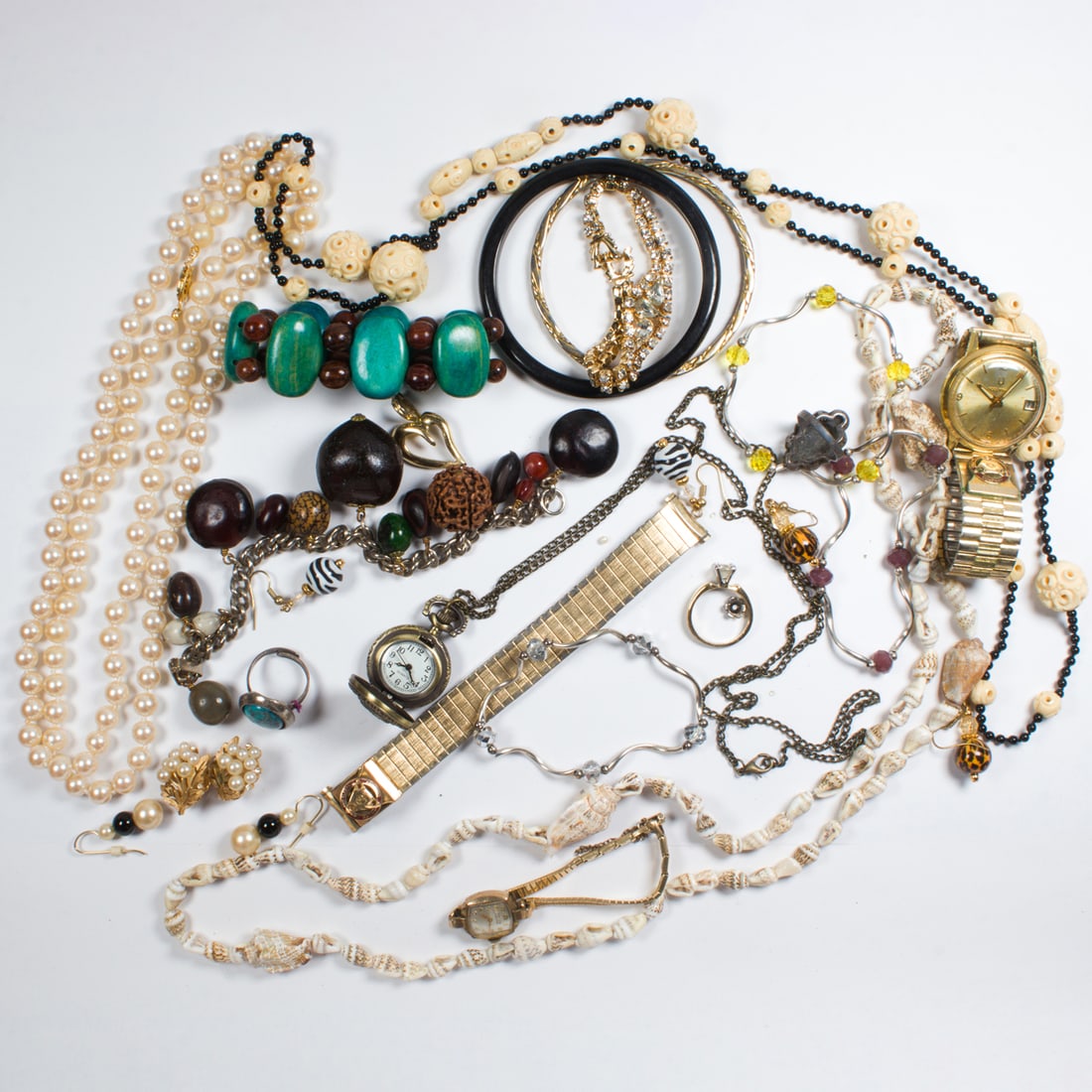 A miscellaneous bag of costume jewelry (1 of 1)