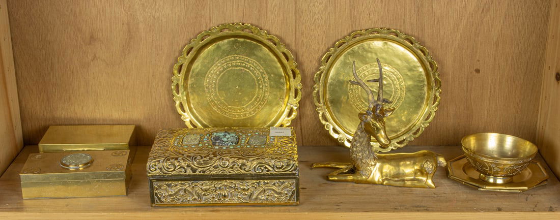 A collection of mainly Asian decorative brass (1 of 1)