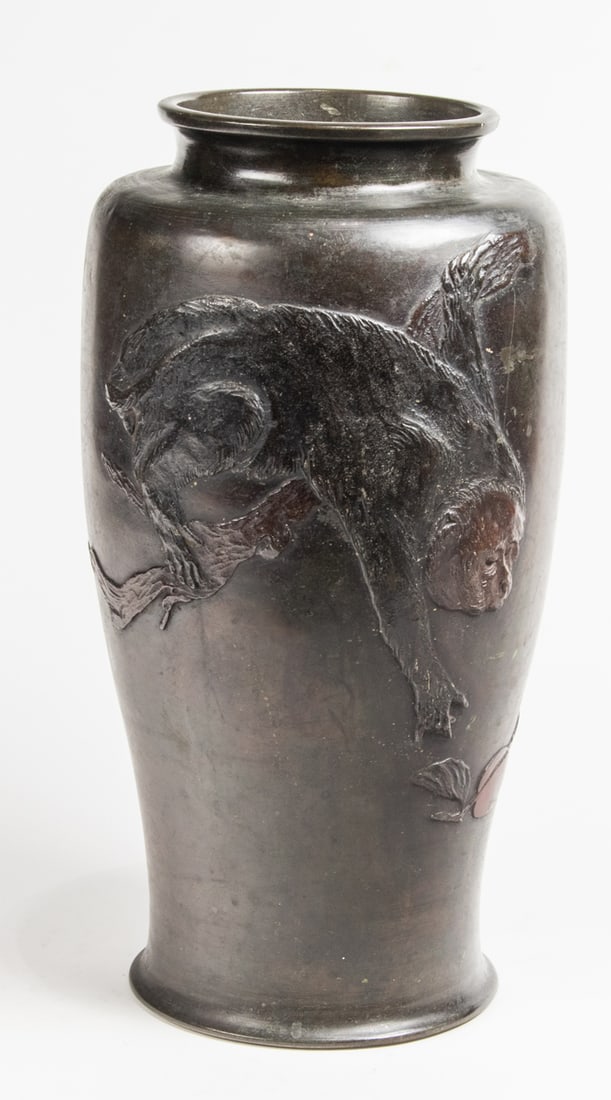 A Japanese bronze vase (1 of 1)