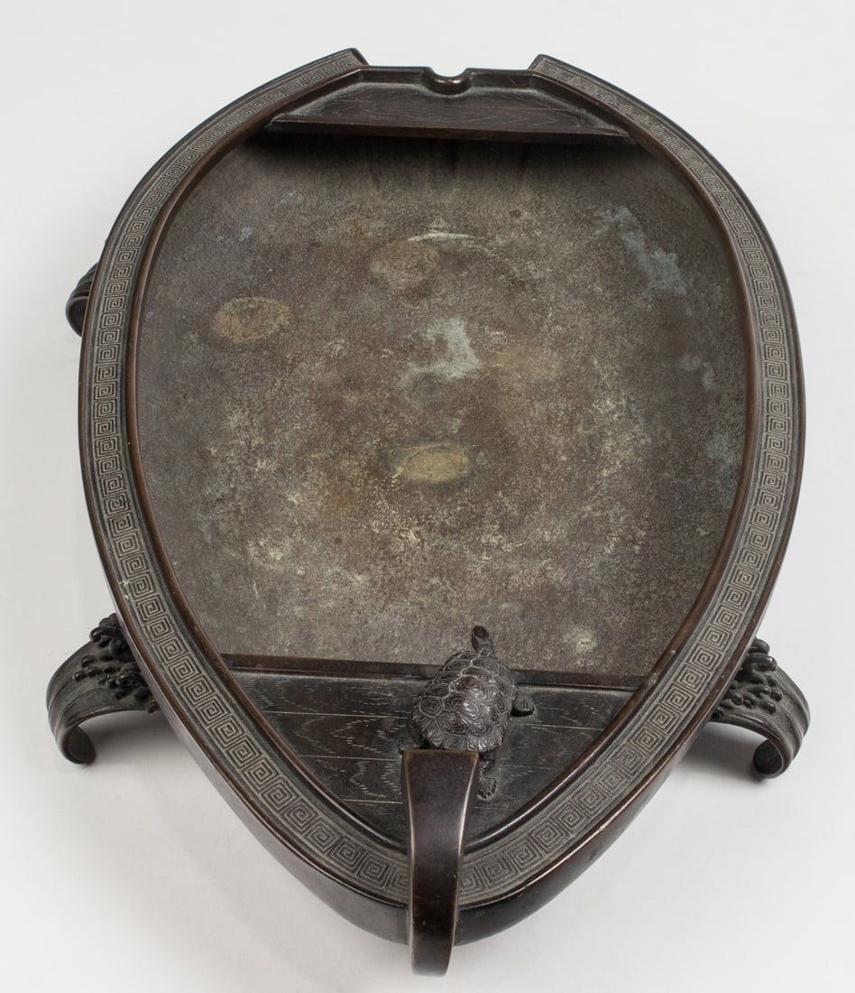 A Japanese bronze vessel (1 of 1)