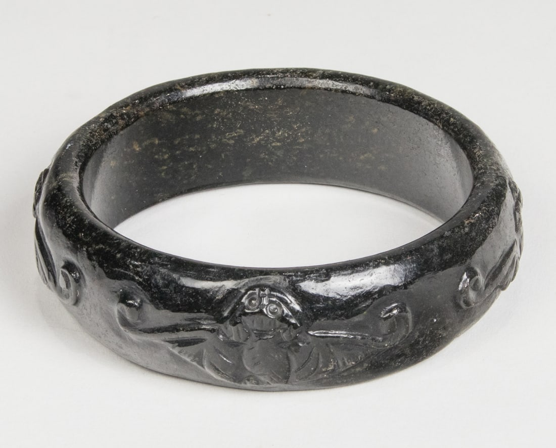 A Chinese black jade bangle bracelet (1 of 1)