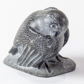 A Canadian Inuit soapstone carving of a bird, signed Dayedeapik 7078, 5.5"h x 6"w