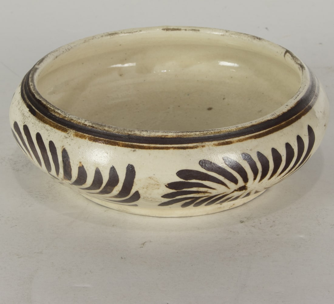 A Chinese Cizhou ware bowl (1 of 3)