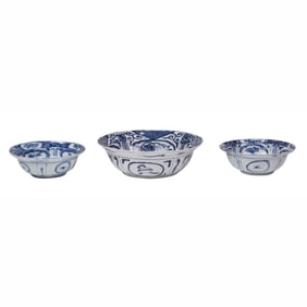 (lot of 3) Chinese export blue and white Kraak bowls