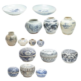 A group of Chinese export blue and white articles