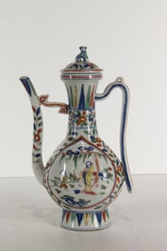 A Chinese wucai ewer