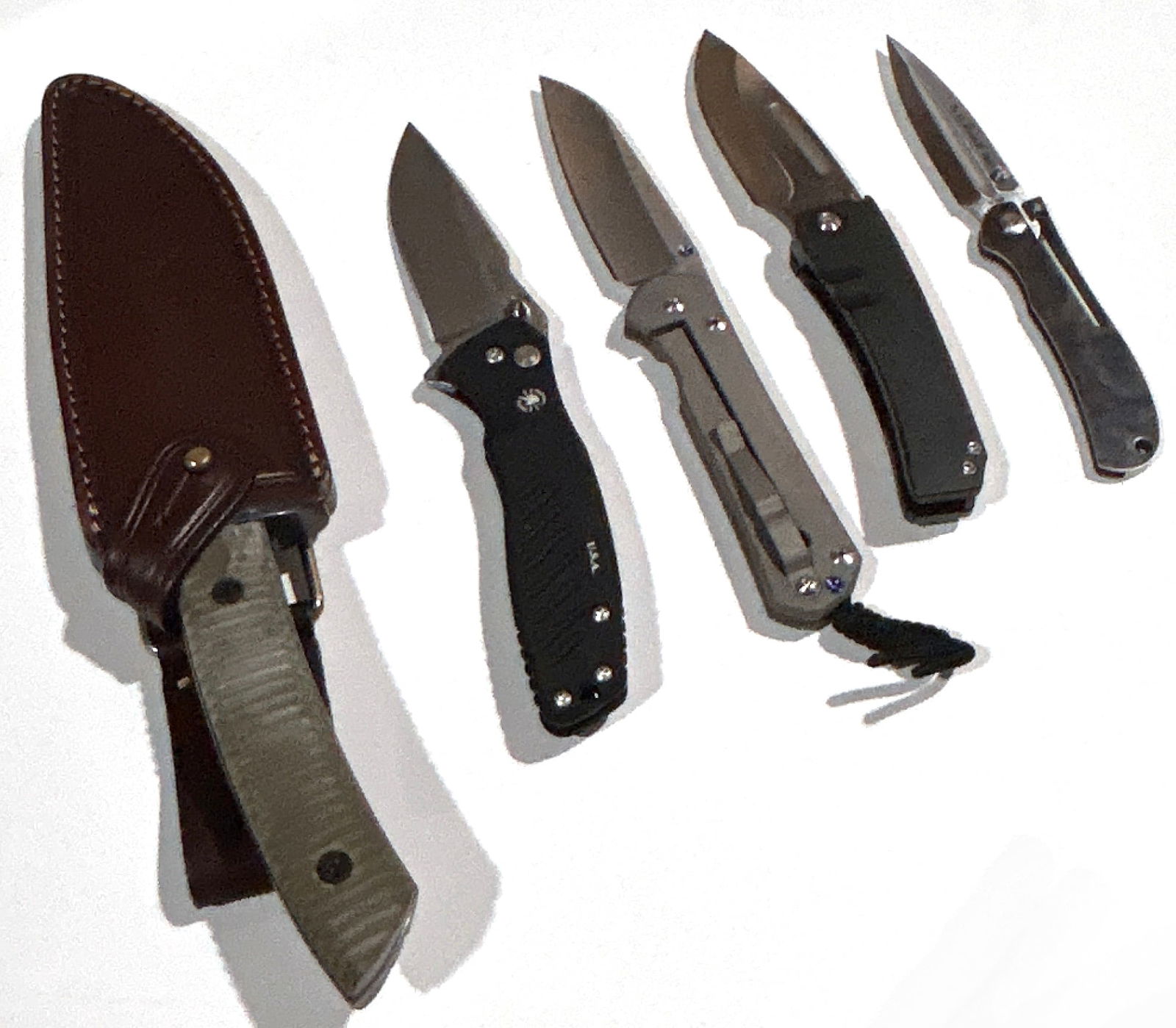 Five Contemporary outdoor, utility and sporting knives with cases (1 of 1)
