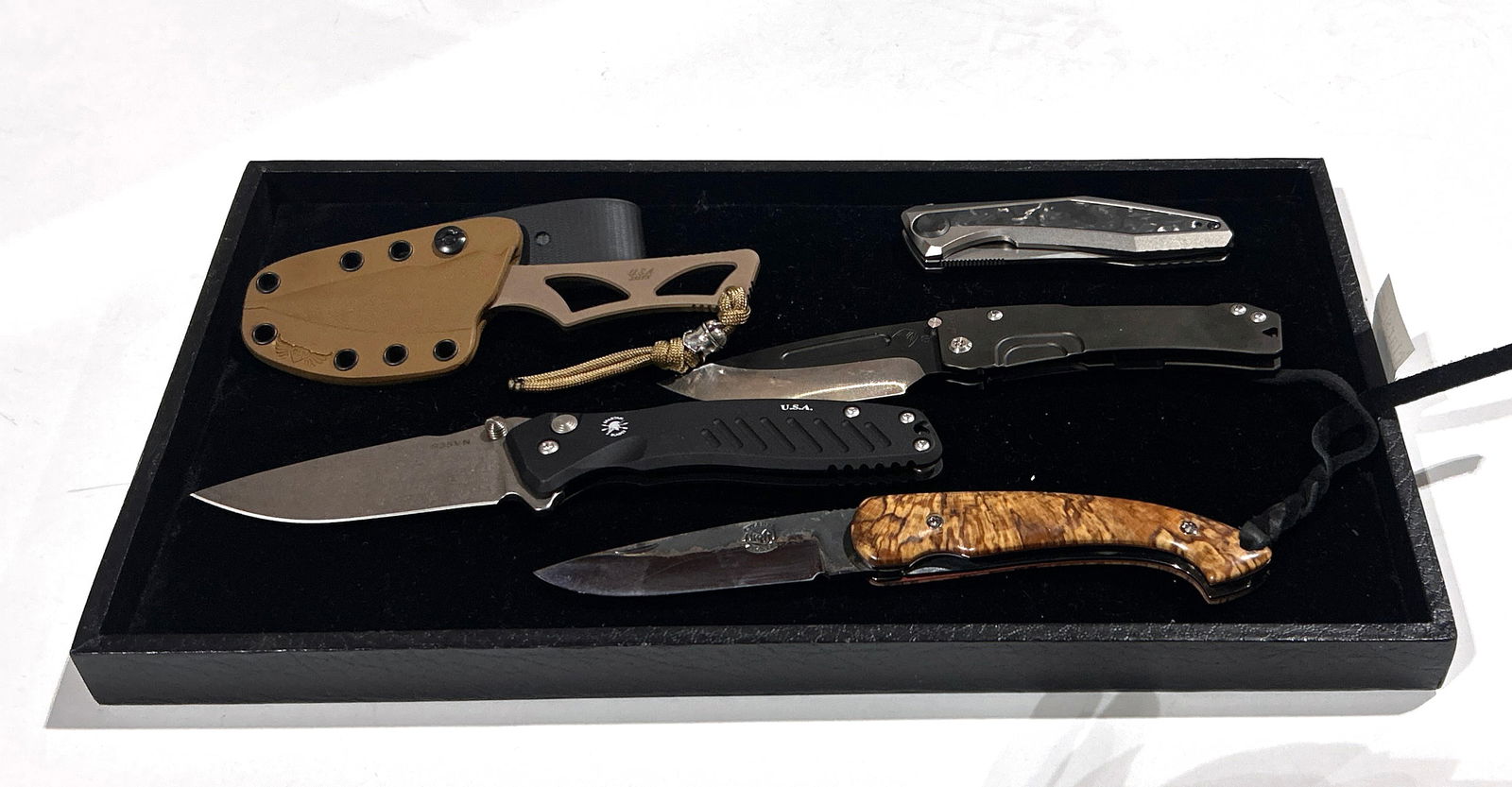 Five Contemporary outdoor, utility and sporting knives with cases (1 of 1)