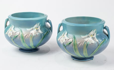 A pair of American Roseville style art pottery jardinieres