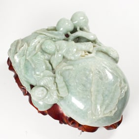 A Chinese jadeite peach form box