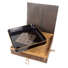 A Japanese hirobuta lacquer tray