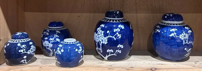 (lot of 5) Chinese blue and white 'prunus' jars
