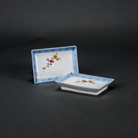 Pair of Chinese 'Floral' Square Dishes