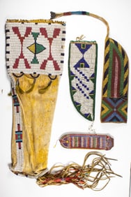 A lot of four Native American beaded items