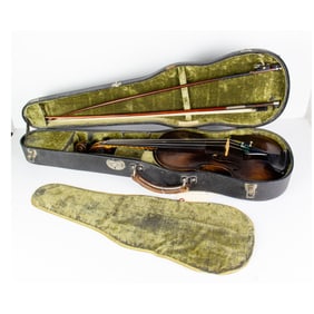 A European violin labeled 'Armando Altavilla, fecit Neopoli 1915'