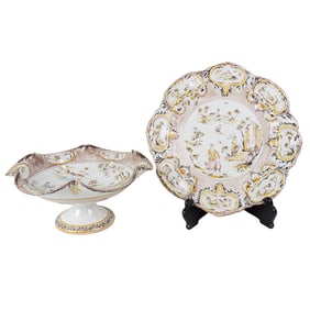 An Italian majolica pedestal bowl and stand