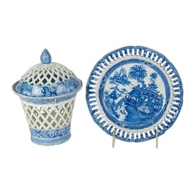 An English blue and white transfer decorated pearlware reticulated potpourri urn and plate, first