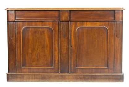 An English William IV walnut buffet