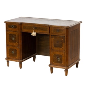 A Georgian style knee hole desk