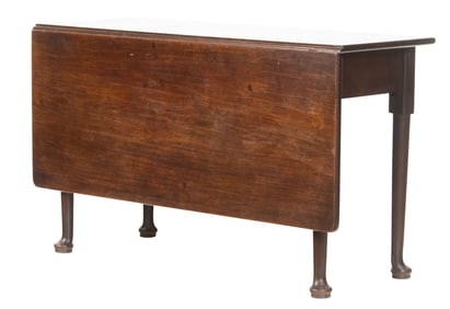 A George III mahogany drop leaf table