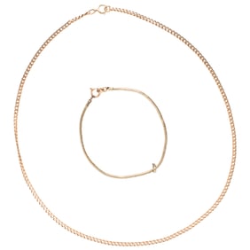 A 14k gold curb link chain