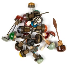 A group of Chinese snuff bottle stoppers