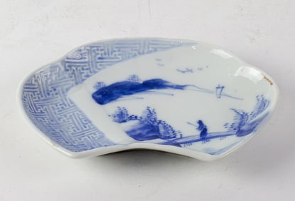 Japanese Arita blue and white fan-shaped dish