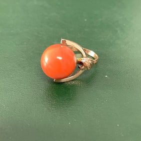 Coral and 18K Yellow Gold Ring