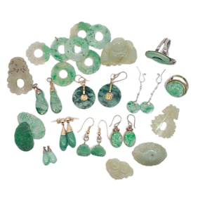 Group of 30 Small Jade and Green Jadeite Carvings and Earrings, Late Qing or Republic Period