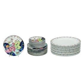 A group of Mottahedeh porcelain in the 'Tobacco Leaf' pattern