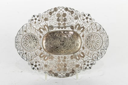 A Chinese silver filigree dish