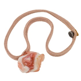 A Chinese agate toggle