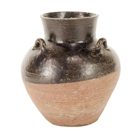 A Chinese black glazed pottery jar