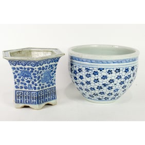 (lot of 2) Chinese blue and white planters
