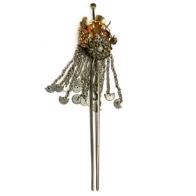 A Japanese gilt silver hair pin