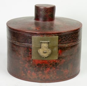 A Chinese lacquered hat box