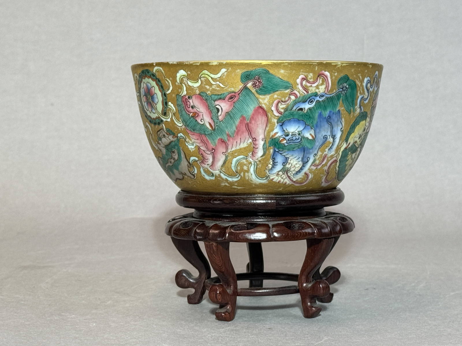 Chinese Porcelain Bowl with Famille Rose Foolions