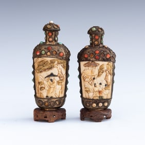 Pair of Chinese Snuff Bottle with Bases