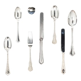 A lot of four cased silver table articles